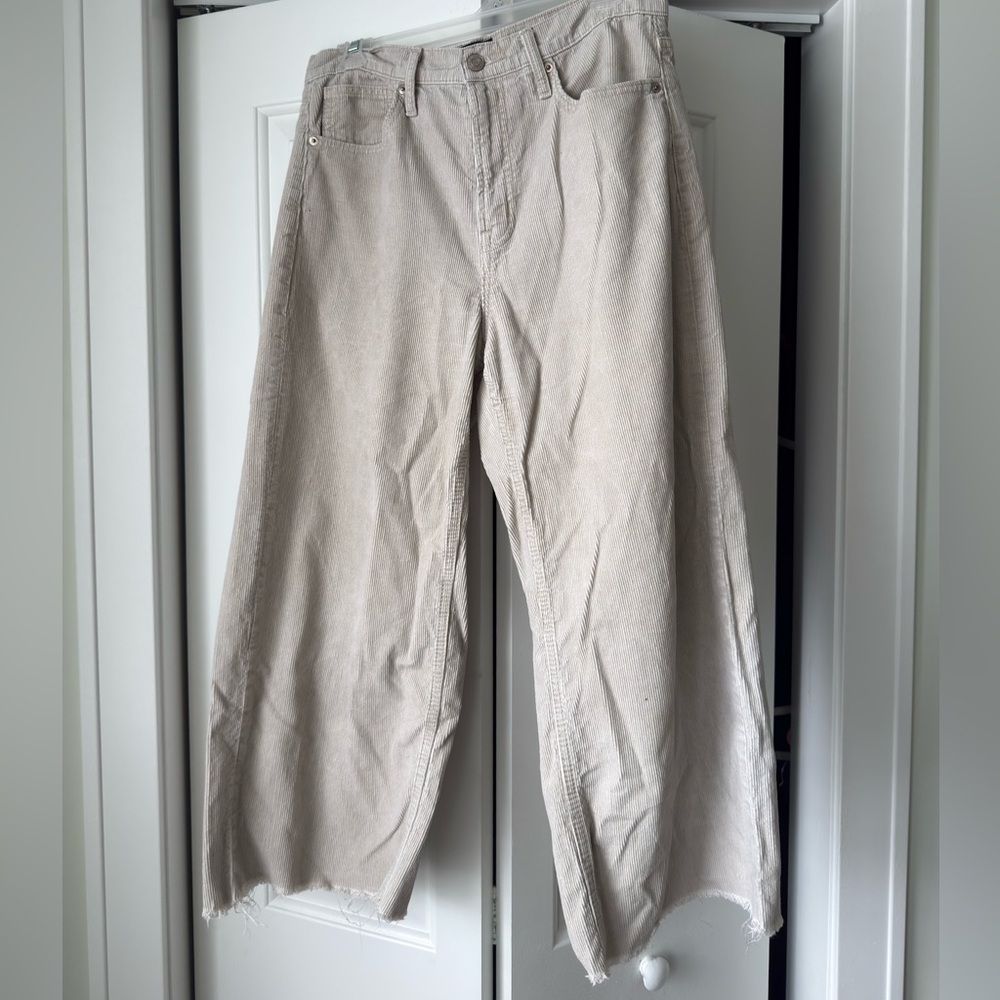 GAP women’s Corduroy High Rise pants in Light Tan